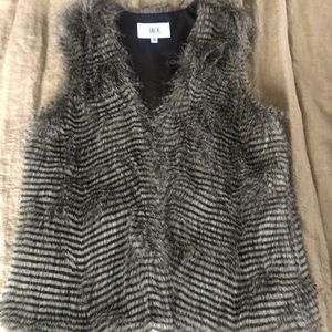 JACK by BB DAKOTA Faux Fur VEST w/ pockets! Apres Ski Lodge Chic